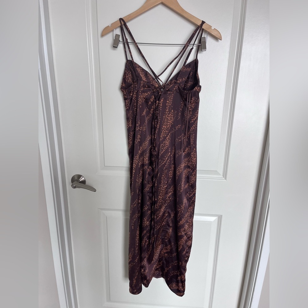 Brown and tan long midi patterned dress from urban outfitters - Picture 3 of 4